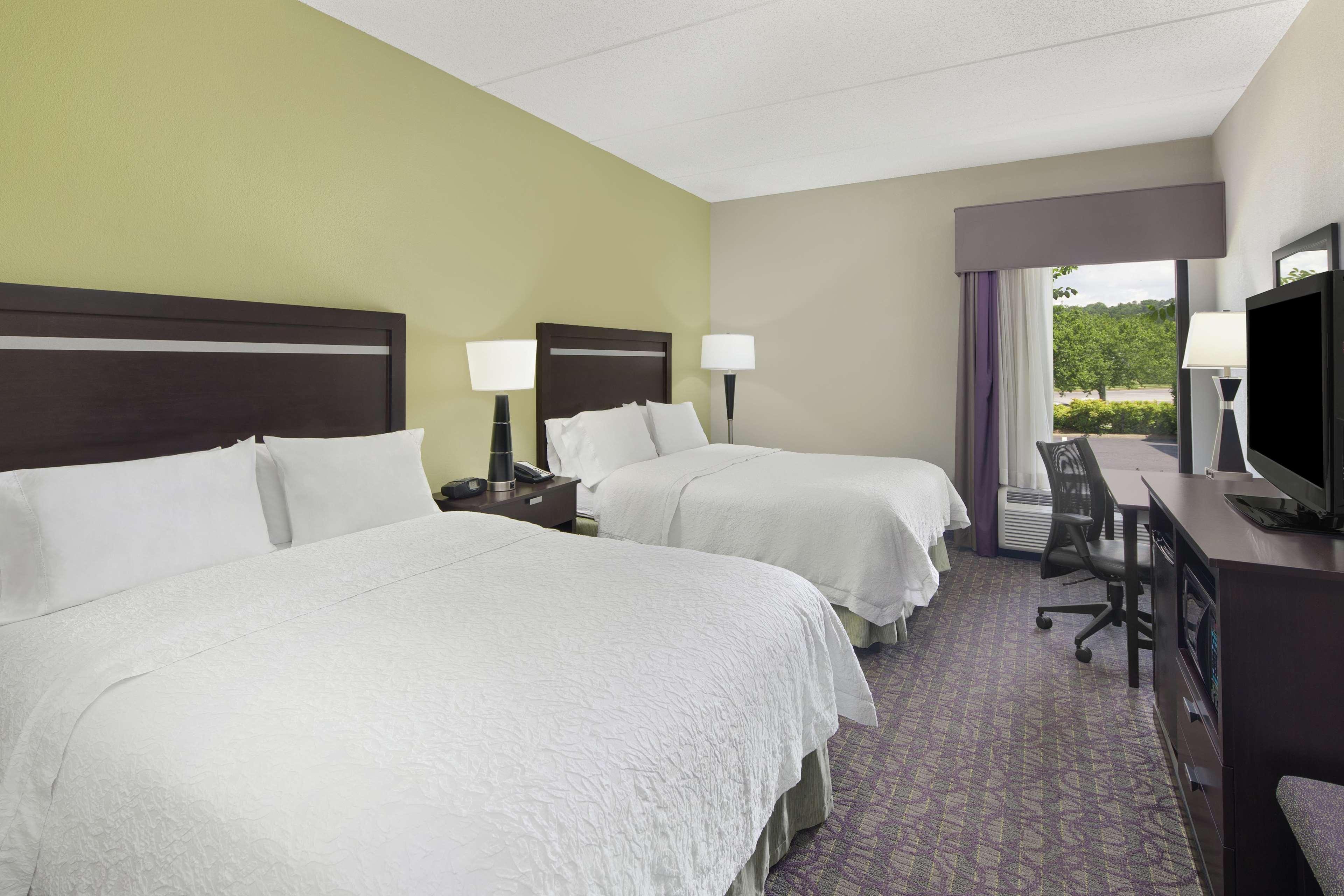 Hampton Inn Atlanta-Town Center/Кеннесо Экстерьер фото