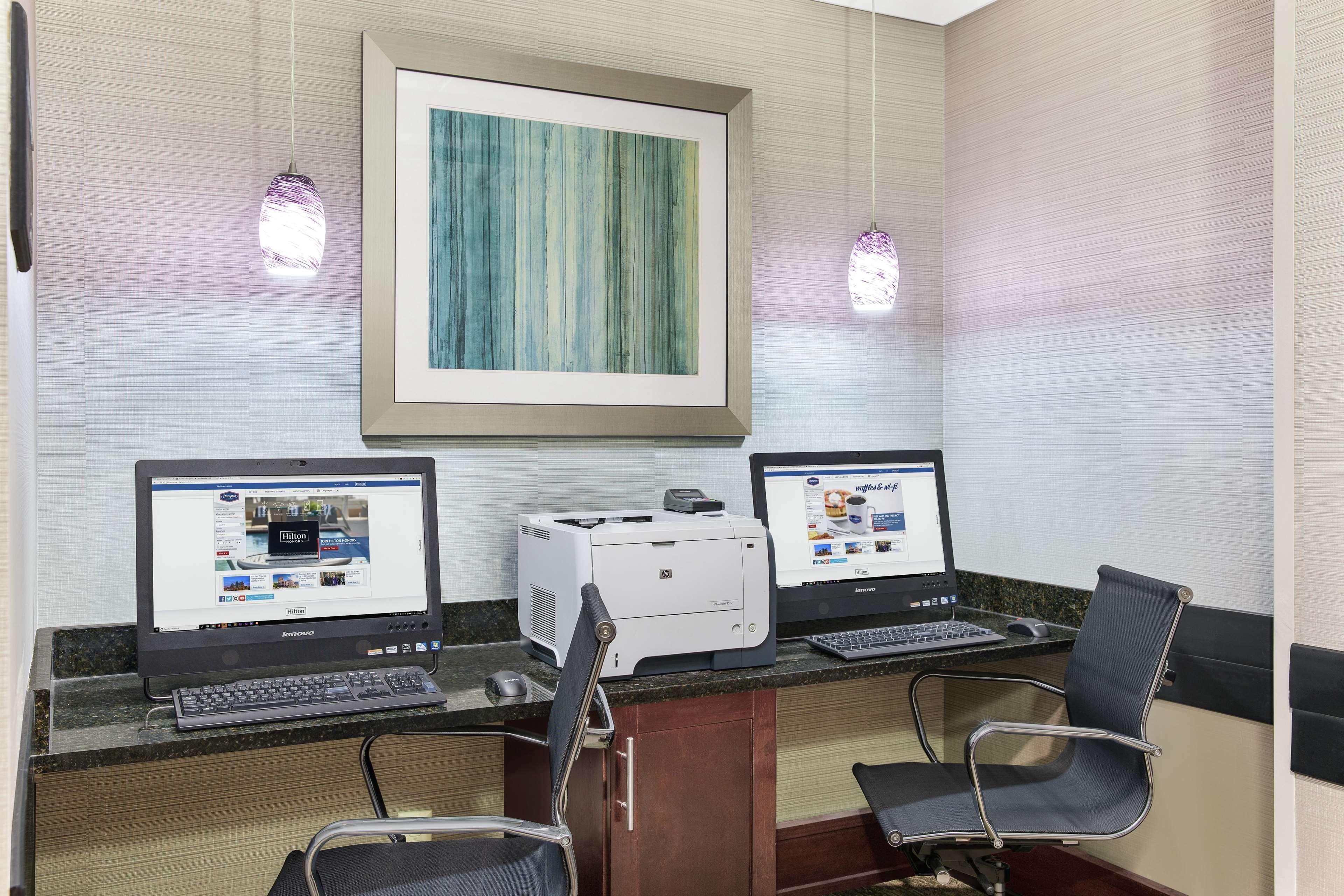 Hampton Inn Atlanta-Town Center/Кеннесо Экстерьер фото