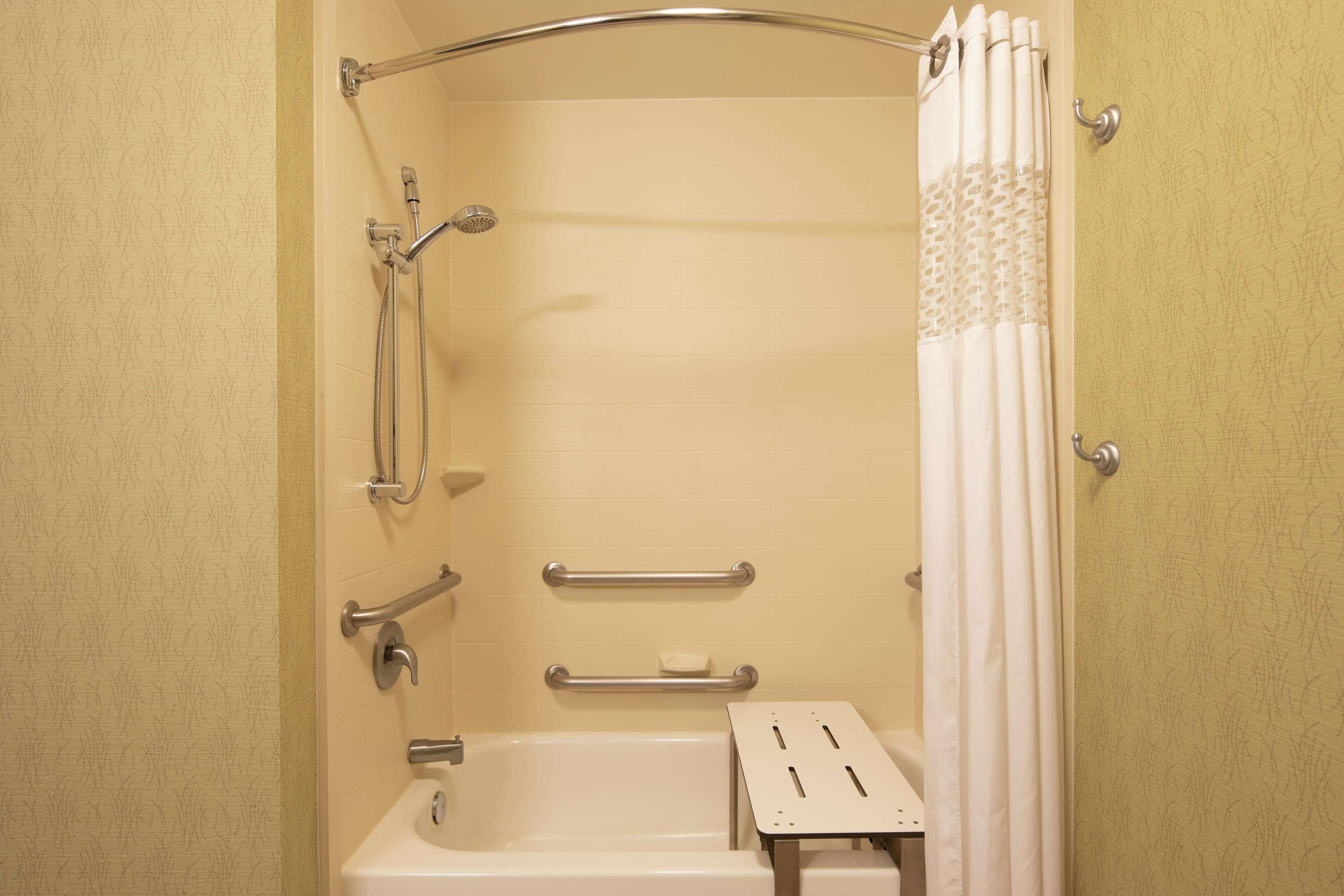 Hampton Inn Atlanta-Town Center/Кеннесо Экстерьер фото