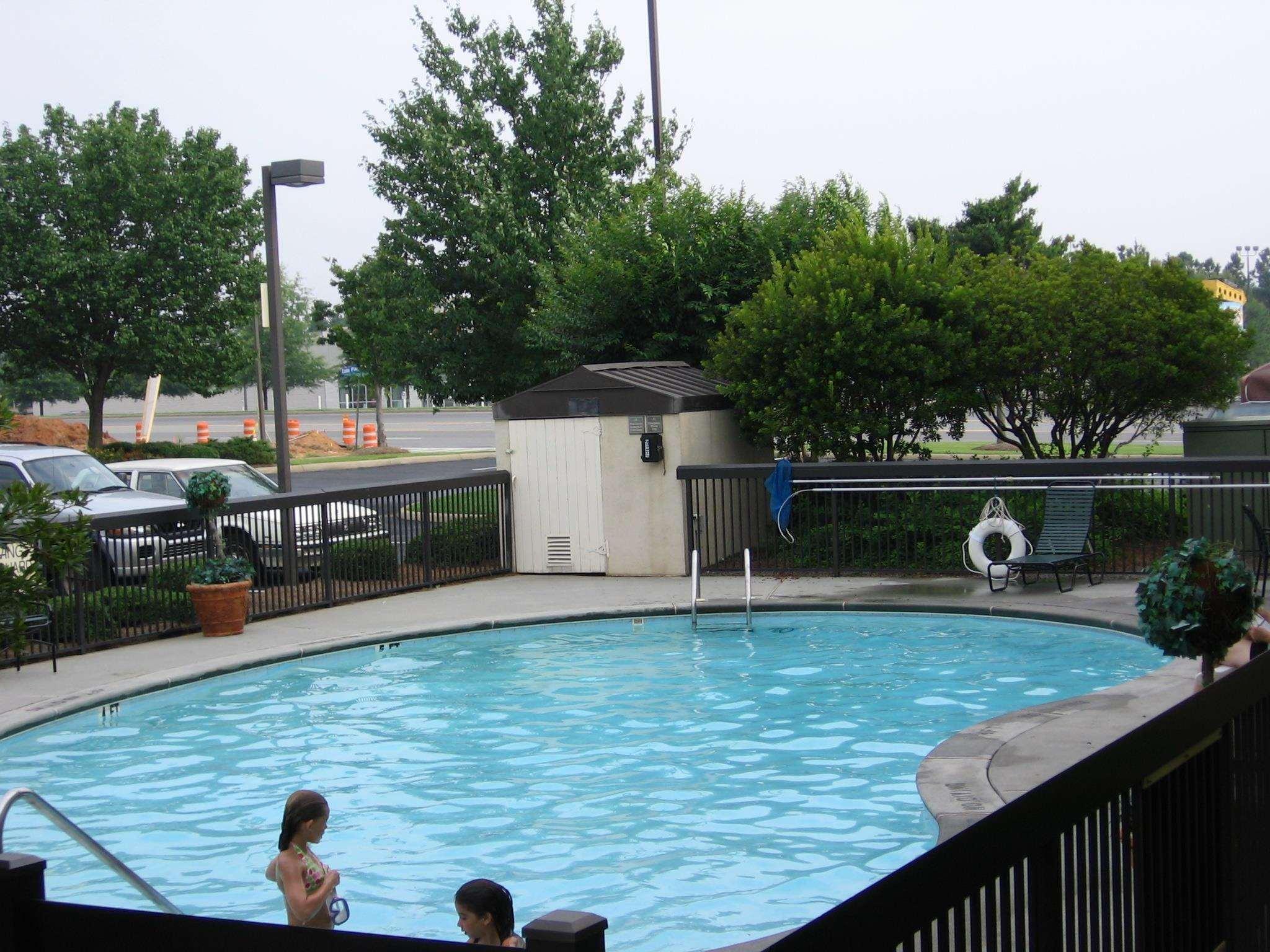 Hampton Inn Atlanta-Town Center/Кеннесо Экстерьер фото